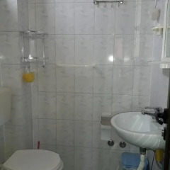Отель Tani's Guesthouse ванная