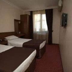 Lyon Hotel сейф в номере