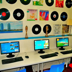 Hostel One Paralelo Барселона интерьер отеля