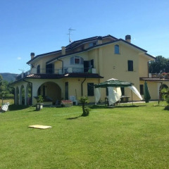 Отель Villa Naclerio Сарцана с домашними животными