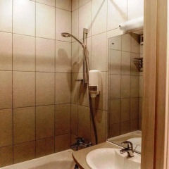 Гостиница Гарни Отель Сибирия в Перми отзывы, цены и фото номеров - забронировать гостиницу Гарни Отель Сибирия онлайн Пермь ванная