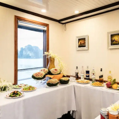 Отель Gray Line Private Luxury Cruise