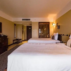 Essence Hoi An Hotel & Spa сейф в номере