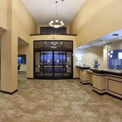 Holiday Inn Express Hotel & Suites Jasper банкомат