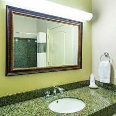 Отель La Quinta Inn & Suites Covington ванная фото 2