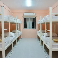 Отель Room 218 - Dorm For Rent - Adults Only Бангкок балкон