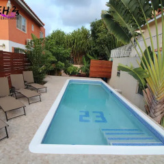 Отель Belleh23 Kingston Creative Guesthouse бассейн