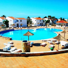 Отель Apartamentos VISTAPICAS Испания, Кала-эн-Бланес - отзывы, цены и фото номеров - забронировать отель Apartamentos VISTAPICAS онлайн бассейн фото 3