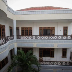 Отель RedDoorz @ Melati Kartika Plaza фото 3