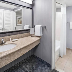 Отель Courtyard by Marriott Washington Capitol Hill/Navy Yard ванная