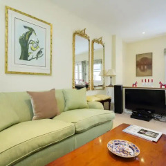 Отель Veeve Charming 1 Bed In Codrington Mews Notting Hill Великобритания, Лондон - отзывы, цены и фото номеров - забронировать отель Veeve Charming 1 Bed In Codrington Mews Notting Hill онлайн комната для гостей фото 2