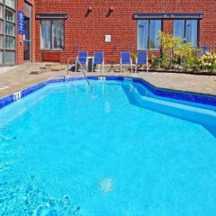 Отель Holiday Inn Express Quebec City - Sainte Foy Канада, Квебек - отзывы, цены и фото номеров - забронировать отель Holiday Inn Express Quebec City - Sainte Foy онлайн бассейн фото 3