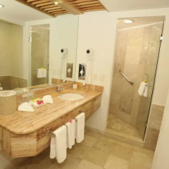 Отель Holiday Inn Ixtapa ванная