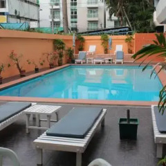 Queen Pattaya Hotel бассейн фото 3