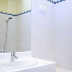 Отель Hôtel Hospitel Париж ванная