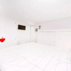 Отель Sunny flat in elegant building close to Colosseum Рим парковка