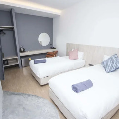 All Day Hostel Бангкок балкон