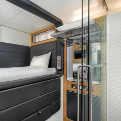 Отель YOTELAIR Amsterdam Schiphol - Transit Hotel Нидерланды, Схипхол - отзывы, цены и фото номеров - забронировать отель YOTELAIR Amsterdam Schiphol - Transit Hotel онлайн комната для гостей фото 3