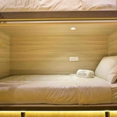 Capsule Pod Boutique Hostel Сингапур сейф в номере