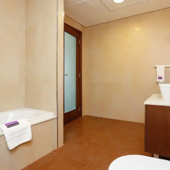 Отель Kennedy Towers Burj Daman спа