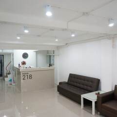 Отель Room 218 - Dorm For Rent - Adults Only Бангкок интерьер отеля