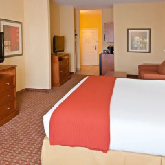 Holiday Inn Express Hotel & Suites Jasper удобства в номере фото 2