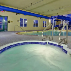 Holiday Inn Express Hotel & Suites Hinton бассейн фото 3