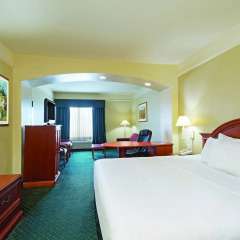 Отель La Quinta Inn & Suites Covington комната для гостей