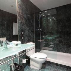 Hotel Ciutat Martorell ванная