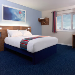 Отель Travelodge London Greenwich High Road комната для гостей фото 2