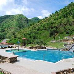 Отель Obudu Mountain Resort Нигерия, Обуду - отзывы, цены и фото номеров - забронировать отель Obudu Mountain Resort онлайн бассейн