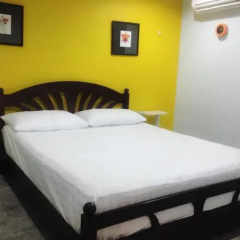 Отель Lovely House Silom Бангкок сейф в номере