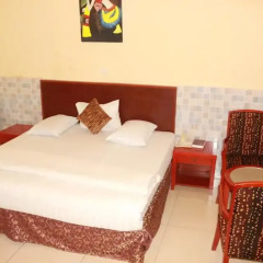 Carlcon Hotel Калабар комната для гостей фото 4