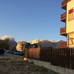 Апартаменты Four Leaf Clover Apartments Банско парковка