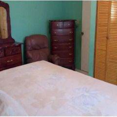Отель Reggae Moon Guest House с домашними животными