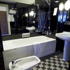 Отель Richmond Hotel Дания, Копенгаген - 1 отзыв об отеле, цены и фото номеров - забронировать отель Richmond Hotel онлайн ванная