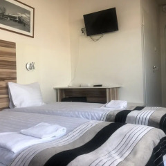 Arkadia Hotel & Hostel сейф в номере
