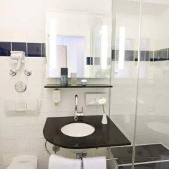 Отель GHOTEL hotel & living München – Zentrum Германия, Мюнхен - 1 отзыв об отеле, цены и фото номеров - забронировать отель GHOTEL hotel & living München – Zentrum онлайн ванная