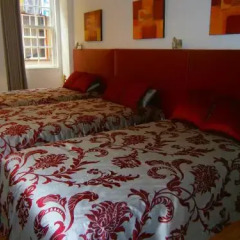 Отель Apartamentos sobre o Douro сейф в номере