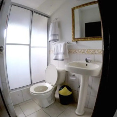 Отель Travel Suites ванная