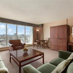 Отель Coast Plaza Hotel and Suites Канада, Ванкувер - отзывы, цены и фото номеров - забронировать отель Coast Plaza Hotel and Suites онлайн комната для гостей фото 3