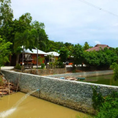 Отель Tongyang Bungalow бассейн