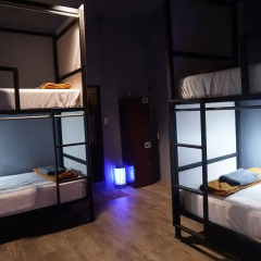 Shayne Hostel Бангкок сейф в номере