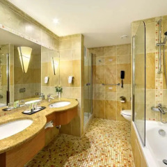 Отель Lindner Hotel Prague Castle Чехия, Прага - 2 отзыва об отеле, цены и фото номеров - забронировать отель Lindner Hotel Prague Castle онлайн ванная