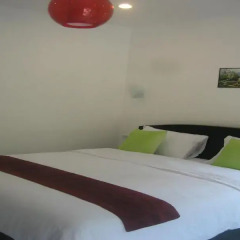 Отель The S.K.Y Resort комната для гостей