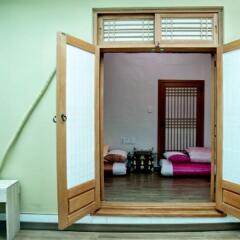 Отель Lili Hanok Guesthouse Южная Корея, Сеул - отзывы, цены и фото номеров - забронировать отель Lili Hanok Guesthouse онлайн с домашними животными