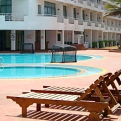 Отель Induruwa Beach Resort Шри-Ланка, Бентота - отзывы, цены и фото номеров - забронировать отель Induruwa Beach Resort онлайн бассейн