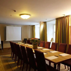 CRU Hotel