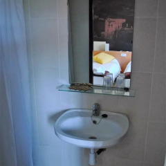 Отель Hostal Guilleumes ванная фото 2