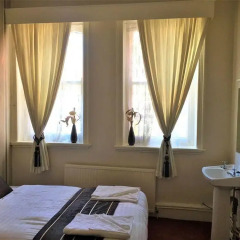 Assheton Arms Hotel комната для гостей